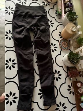 lululemon athletica Black Kids Leggings with Side Mesh Panels